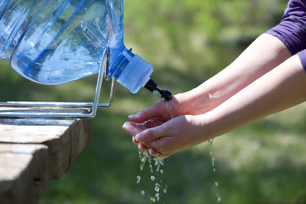 Water comes. Save Water. Saving Water. Топик в воде. Conserving Water.